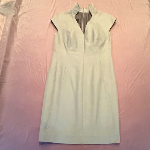 Akris Cotton/Silk Blend Olive Green V neck Shift Dress Size 10 MSRP $2960 - Picture 4 of 16